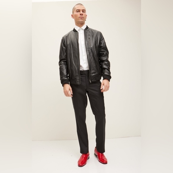 LEATHER BOMBER JACKET - BLACK
Ron Tomson men’s large - Picture 3 of 11